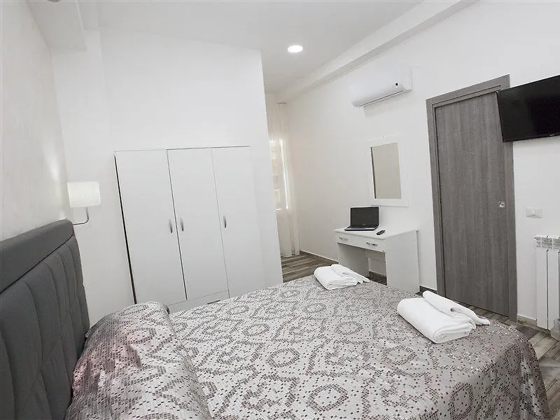 Napoli Garibaldi Square Bed & Breakfast