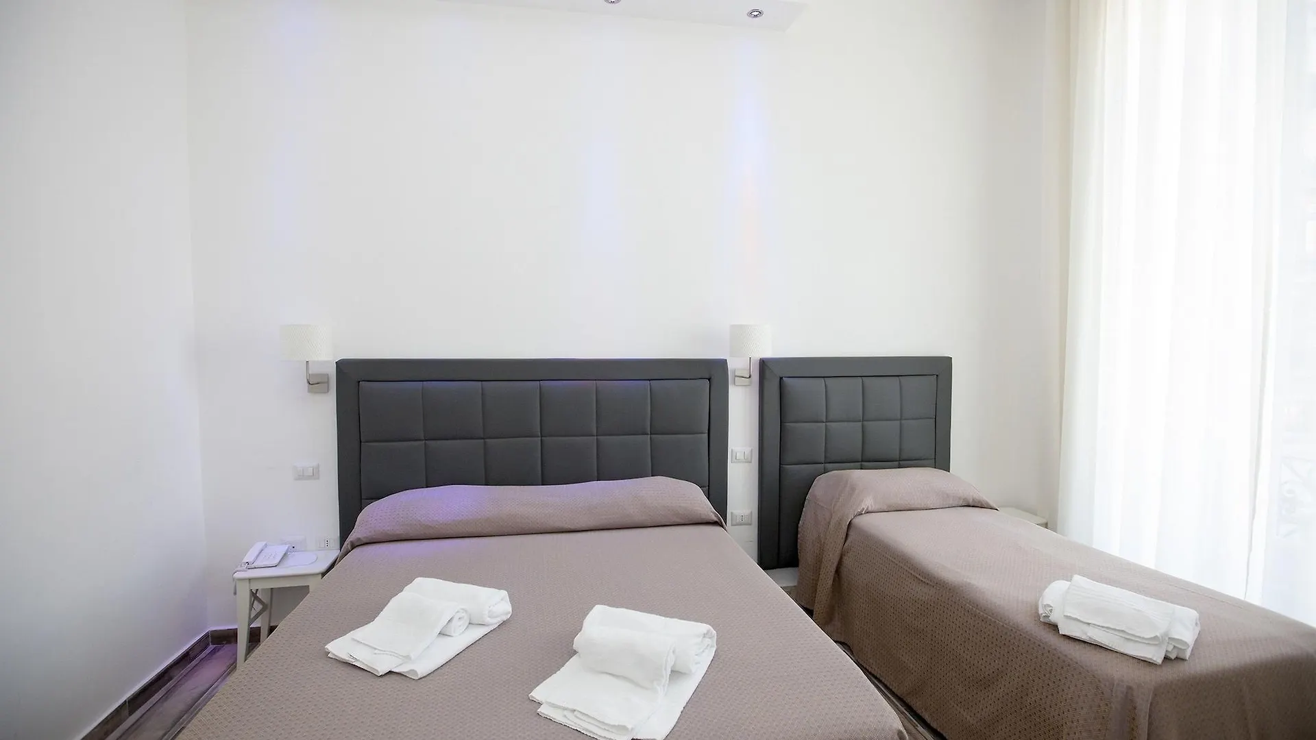 Napoli Garibaldi Square Bed & Breakfast