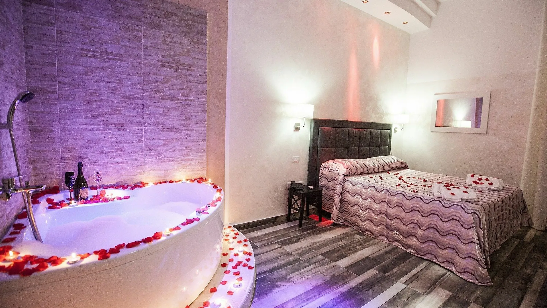Napoli Garibaldi Square Bed & Breakfast 2*, Naples Italy